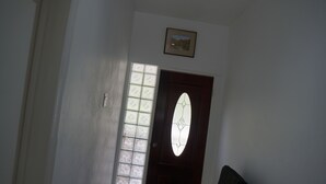 Interior - Gorgeous 8-bedroom bed & breakfast in charming Clarendon Park Tollgate (Clarendon Park)