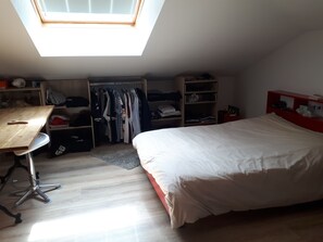2 soverom, strykejern/-brett, wi-fi og sengetøy