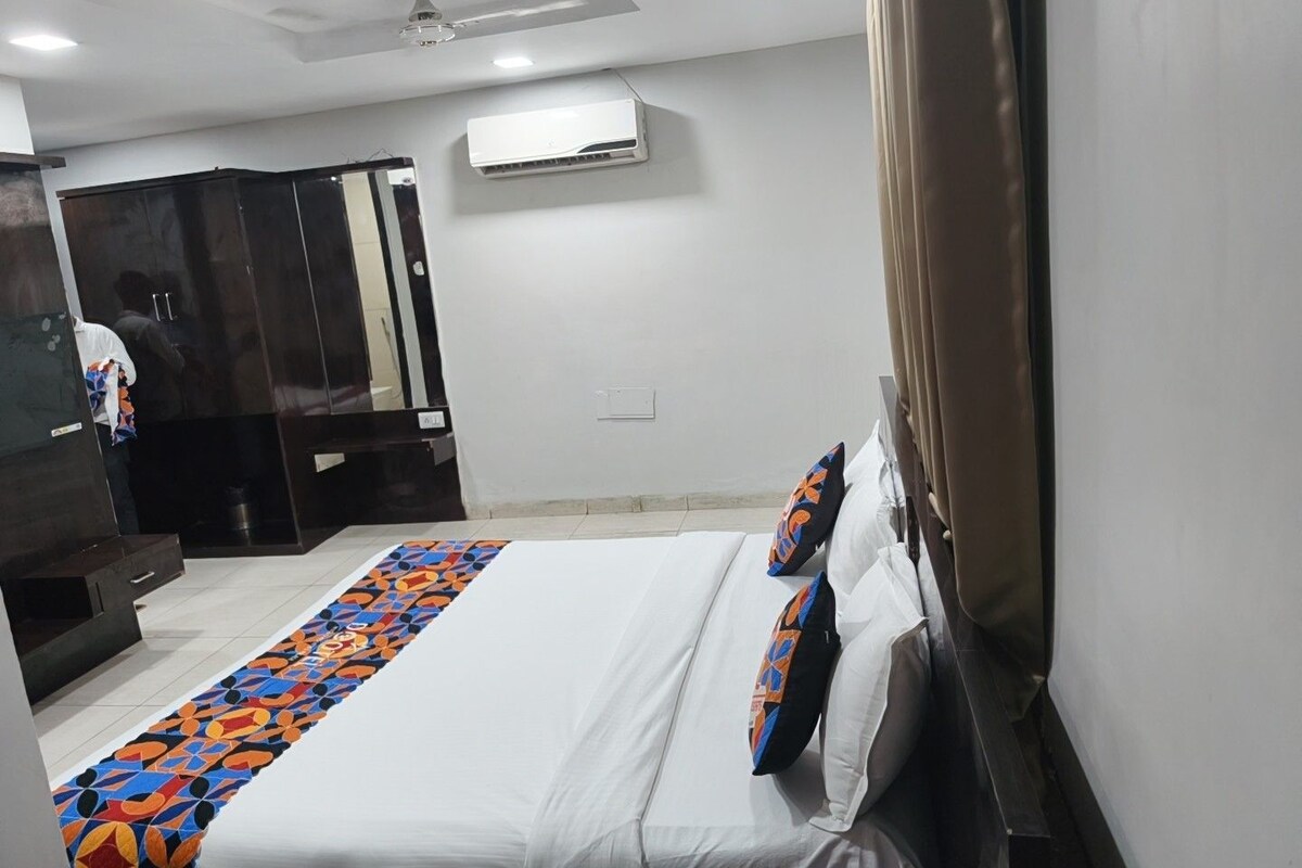 WiFi (free), bed sheets
