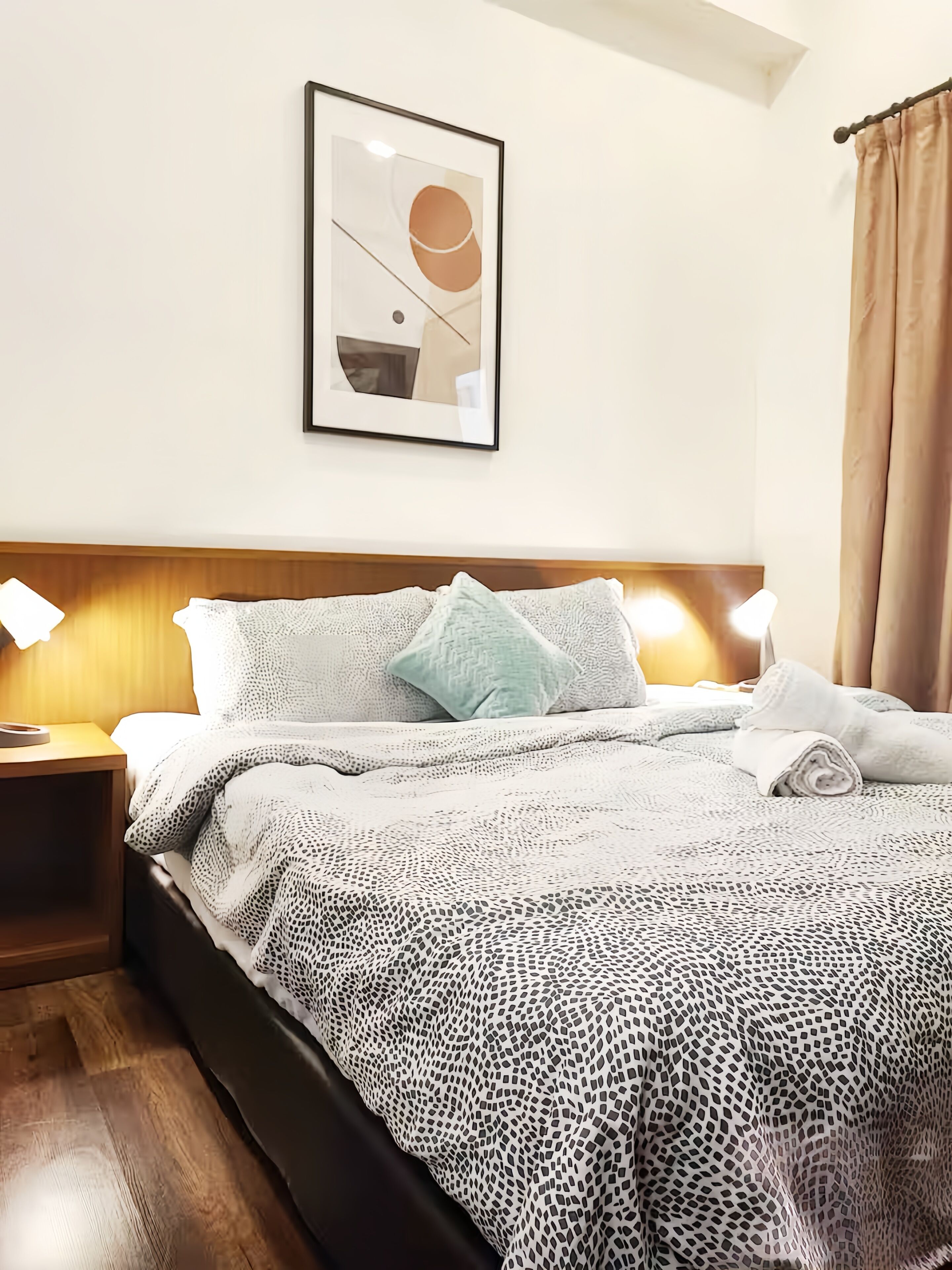 Appartement, 3 slaapkamers, uitzicht op bergen | Donzen dekbedden, een strijkplank/strijkijzer, gratis wifi