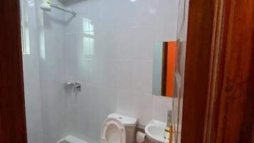 Studio | Badkamer | Gratis toiletartikelen, pantoffels, handdoeken, zeep