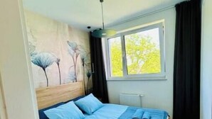 1 makuuhuone, silitysrauta/-lauta, internet, vuodevaatteet