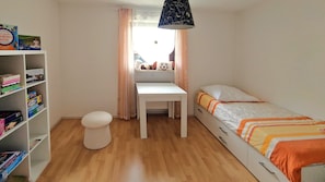 Iron/ironing board, WiFi, bed sheets - Apartment at Kugelberg (Goldbach)