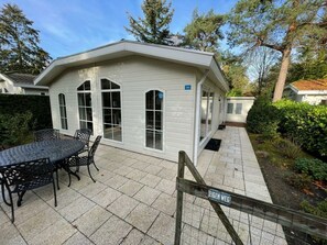 House | Outdoor dining - Holiday Home With 1 Bedroom (Beekbergen)