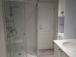House | Bathroom - Holiday Home With 1 Bedroom (Beekbergen)