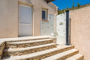 Exterior detail - Villa 'L'Angloise' with Private Pool, Wi-Fi and Air Conditioning (Les Angles)