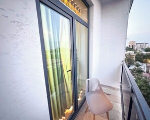 Standard Double Room, Balcony, City View | Kawasan hartanah