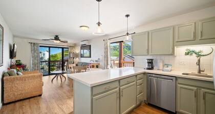 Brand New Unit hosted by Hawaii Life 2BR Banyan Harbor Views, Pool, Full A/C