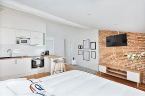 1 bedroom, iron/ironing board, WiFi, bed sheets - Le Cosy: in the heart of Toulouse (Toulouse)