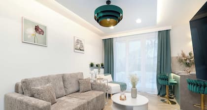 Modern Studio with Terrace | Center