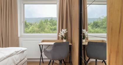 Elegantes Appartement mit Bergblick | Balkon