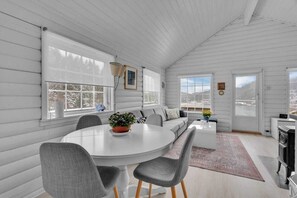 Dining - Cabin by the Sea (Agder)