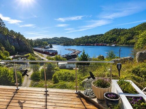 Cabin by the Sea