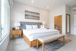 Desk, iron/ironing board, travel cot, WiFi - Marina View 2 BR 302 (Playa Flamingo)