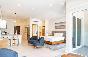 Desk, iron/ironing board, travel cot, WiFi - Flamingo View Studio 415 (Playa Flamingo)