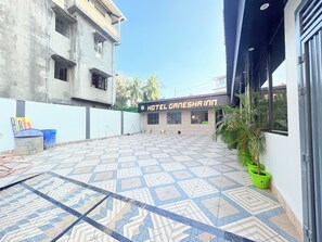 Property grounds - Siliguri Inn Ganesha nearby Junction Rd (Siliguri)