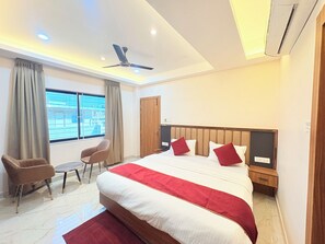 Chambre Double Royale, vue ville | Vue de la chambre