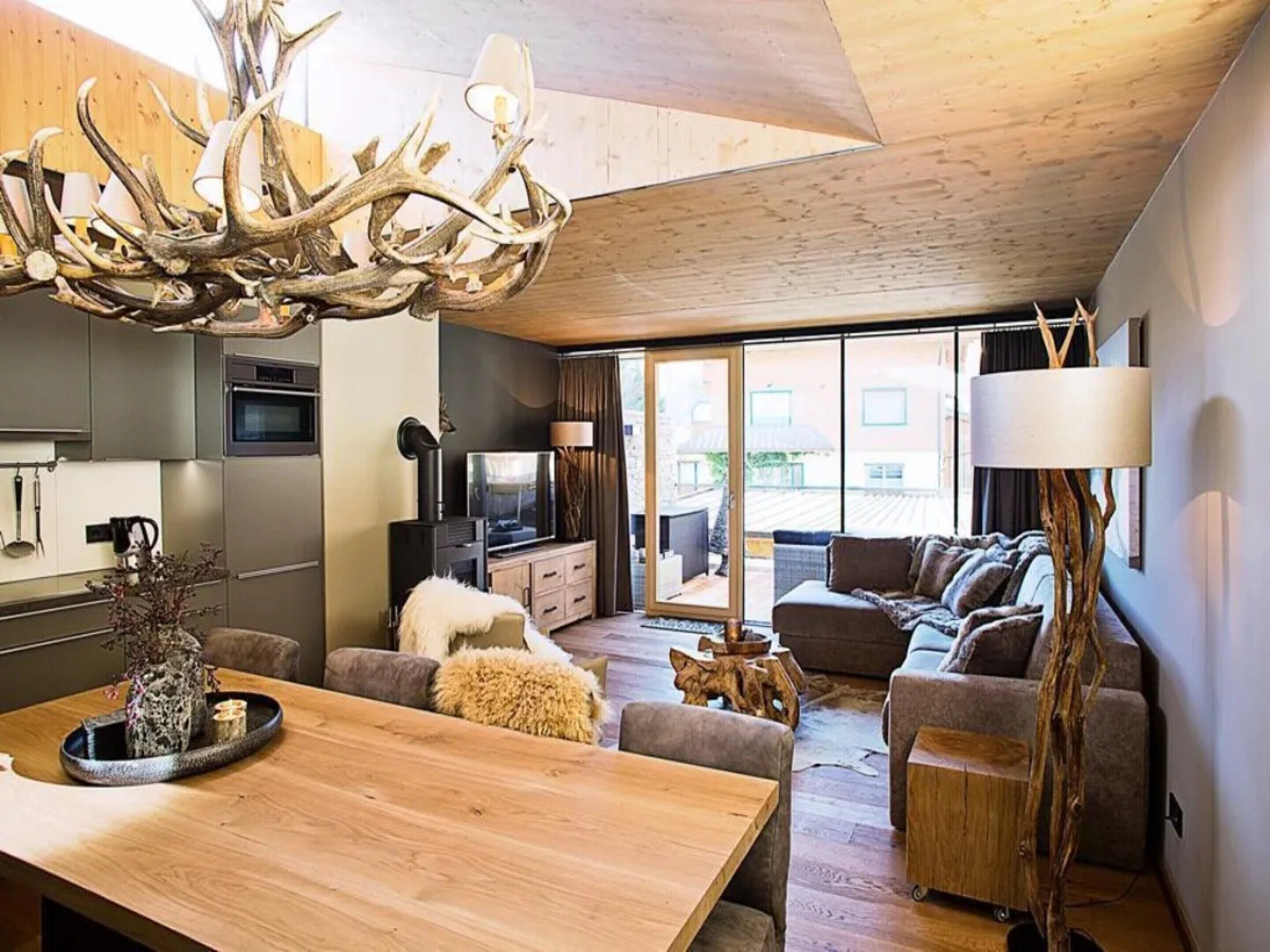 House | Dining