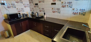 Habitació doble Deluxe, balcó, vistes a la ciutat | Cuina privada