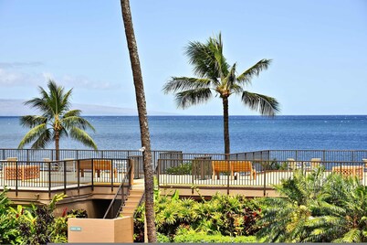 Oceanfront Maui Condo 1BR at Hale Ono Loa Pool Sunset Views