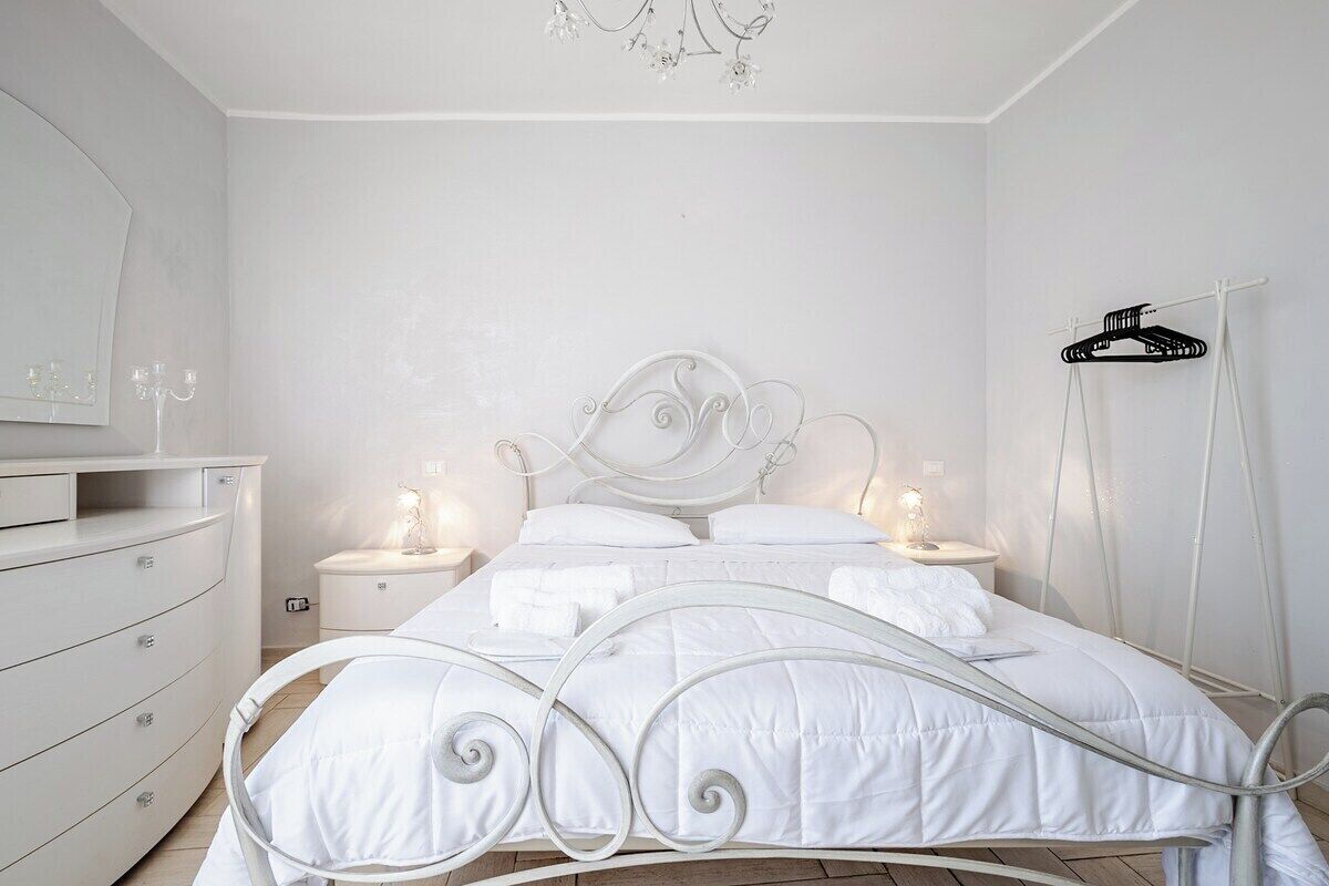 2 bedrooms, iron/ironing board, Internet, bed sheets