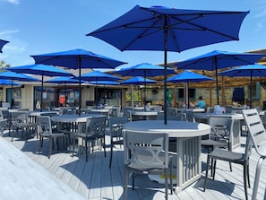Outdoor dining - Resort View - Tennis Villas F09-Professionally Managed by HHIB&T Vacation Rentals (Hilton Head Island)