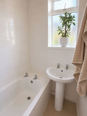 Duschwanne, Komfortbadewanne, Handtücher