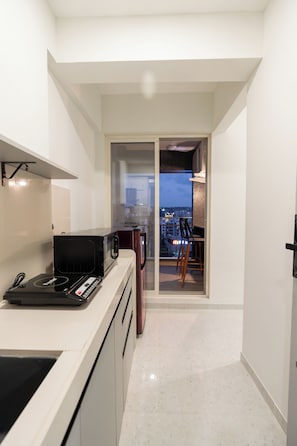 Fridge, microwave, dishwasher, cookware/dishes/utensils - X90 Studio Apartments (Pune)