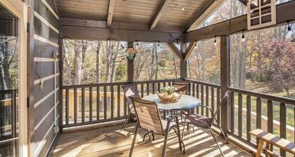 Cozy Tiny Home with HotTub and River View