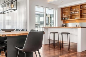 Dining - B2 Three Bedroom Penthouse Apartment (Reykjavík)