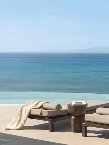 Sundara, Exclusive Seaview Estate with Grand Pool & Direct Beach Access