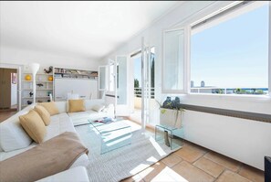 Apartment | Wohnbereich | Kamin