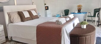 Dome Glamping Villena for Couples, with Breakfast