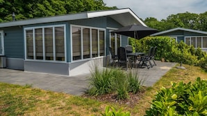 Rumah | Tempat makan outdoor
