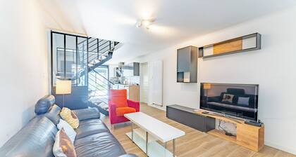 Spacious 6-bedroom home in Le Pouset—sleeps 10, fully equipped