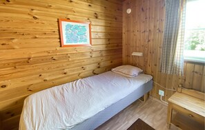 Room - 1 bedroom nice home in Byxelkrok (Byxelkrok)
