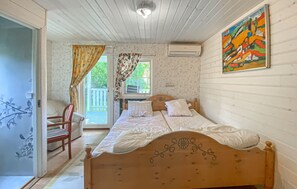 Room - 1 bedroom amazing home in Byxelkrok (Byxelkrok)