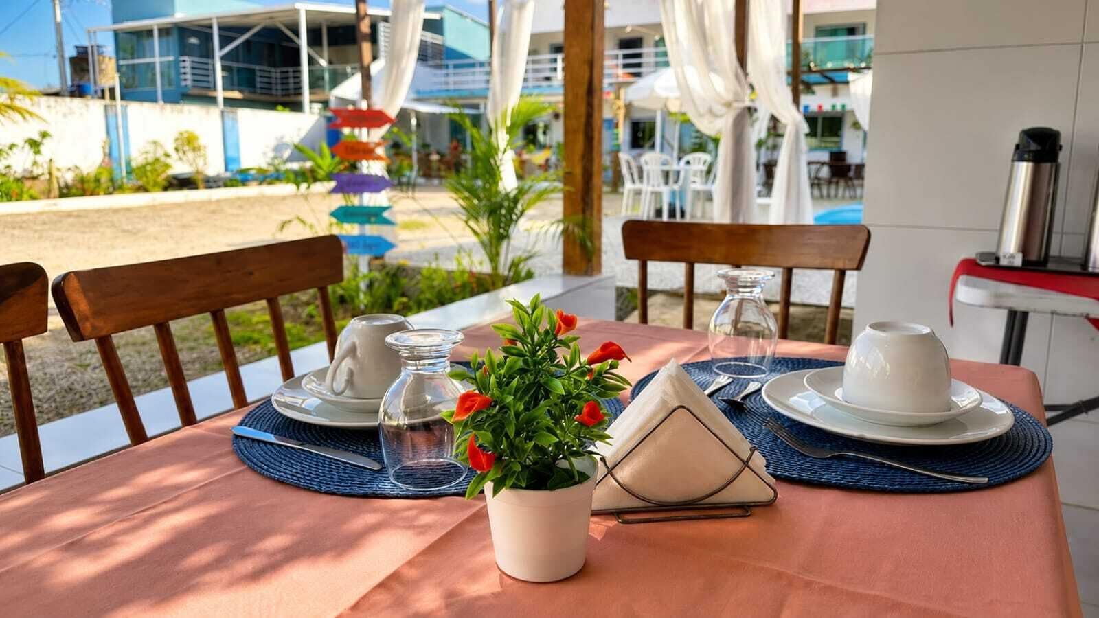 Café da manhã com buffet grátis todos os dias