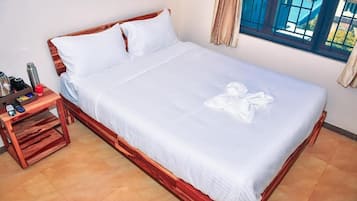 Deluxe Double Room, Balcony, City View | Desk, free WiFi, wheelchair access