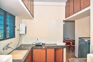 Habitación doble Deluxe, balcón, vista a la ciudad | Interior