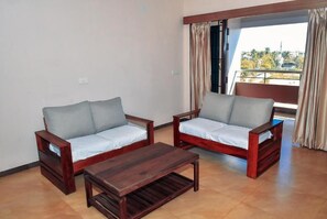 Habitación doble Deluxe, balcón, vista a la ciudad | Interior
