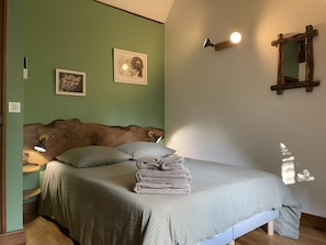 Iron/ironing board, WiFi