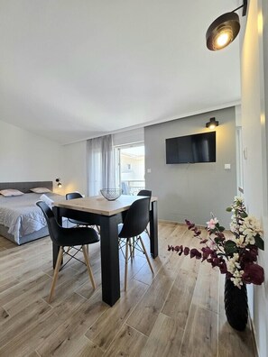 Dining - Sea View Apartment 6 (Podace)