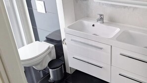 House | Bathroom - Pavilion Waterfront 6 (Bovenkarspel)