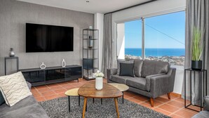 Unclassified image, 5 of 62, button - Spacious 5-bedroom villa with Top views and heated pool in charming Benalmádena (Benalmádena)