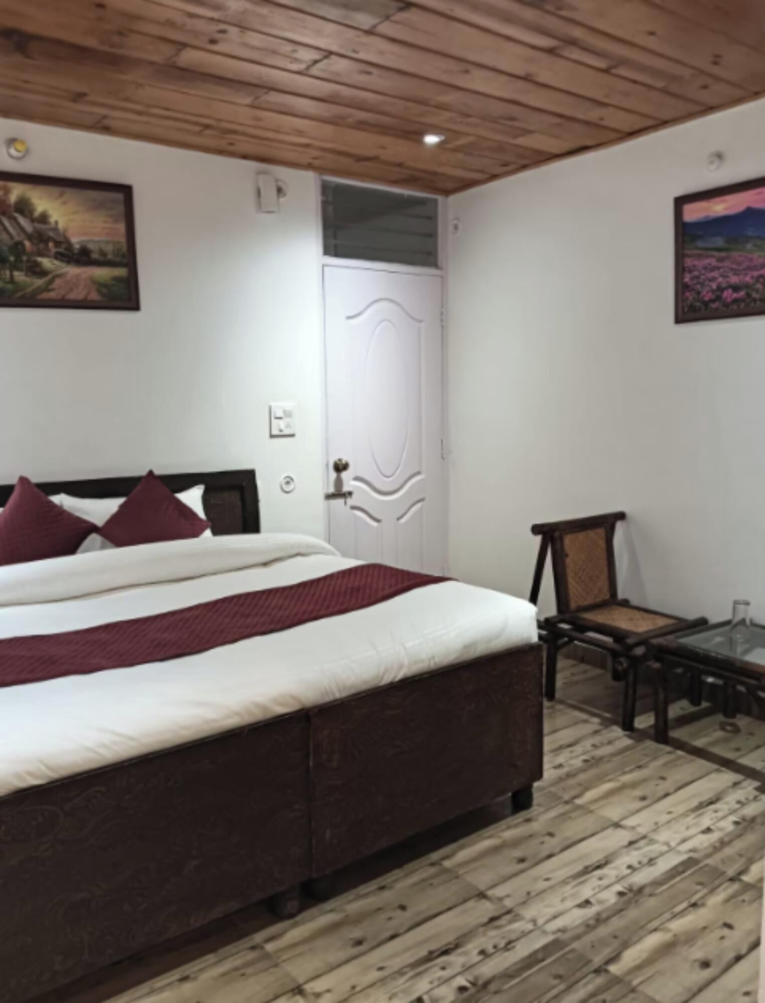 Habitación doble estándar, vista a la ciudad | Escritorio y wifi gratis 