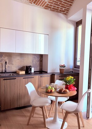 Dining - Vrbo Property (Torino)