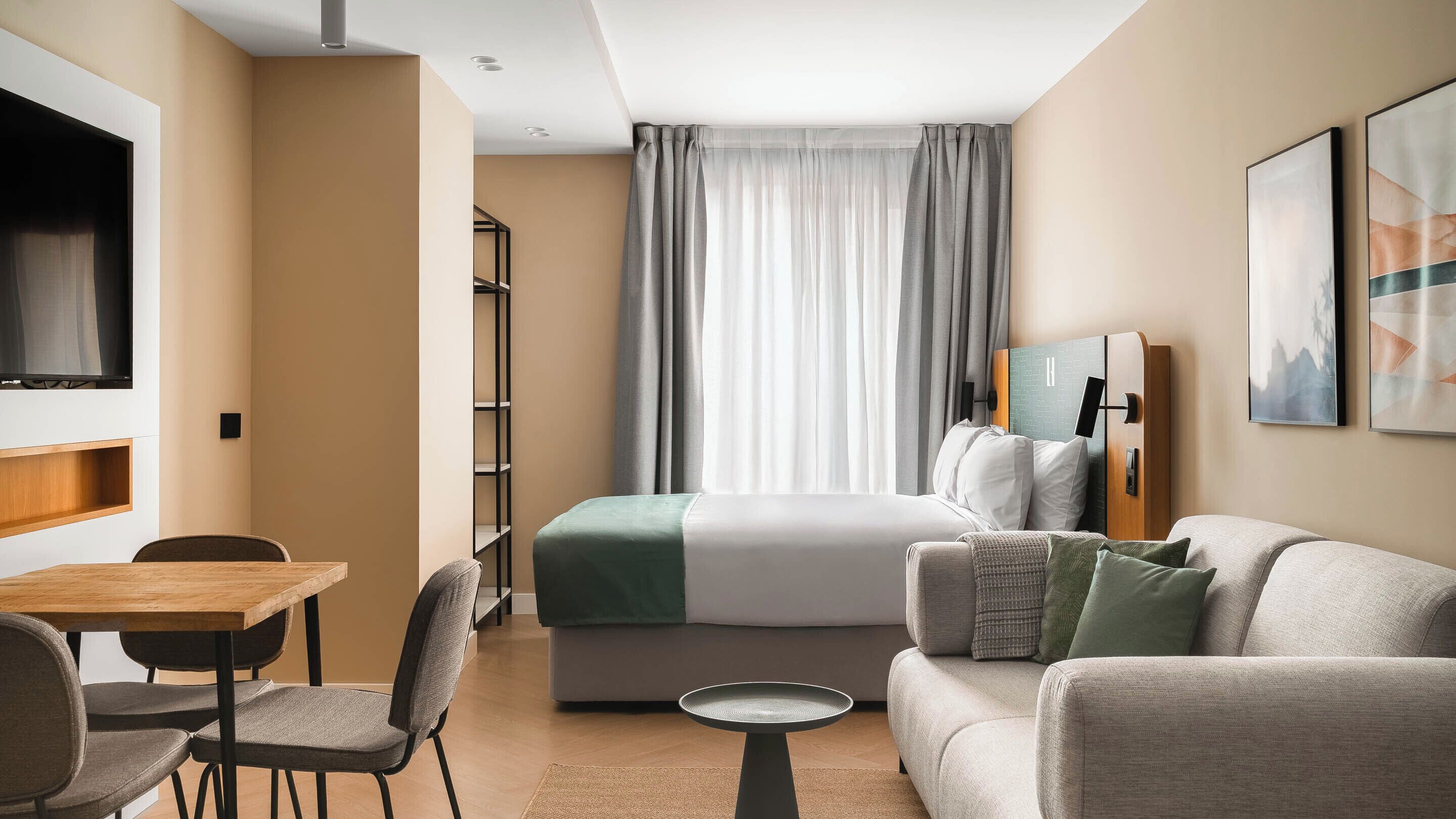 Decoración personalizada, muebles diferentes y escritorio 