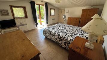 1 chambre, fer et planche à repasser, Wi-Fi, draps fournis
