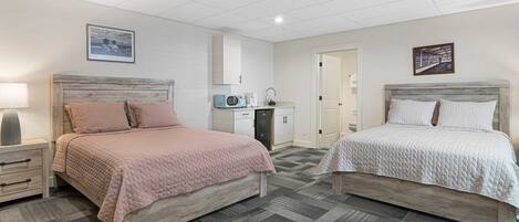 Iron/ironing board, free WiFi, bed sheets